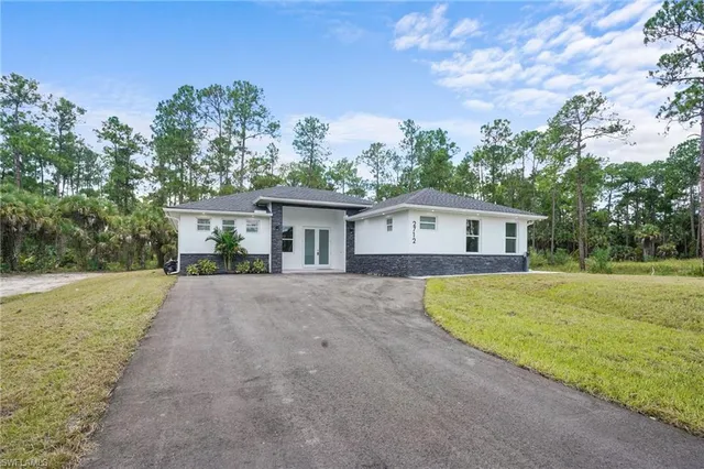 $599,000 | 2712 40th Avenue Southeast, Naples, FL 34117