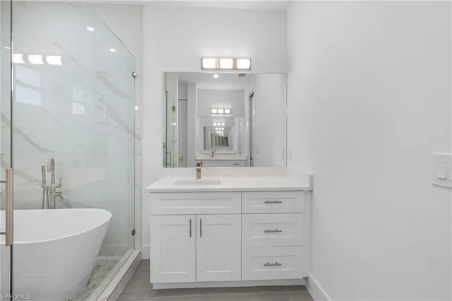 $599,000 | 2712 40th Avenue Southeast, Naples, FL 34117