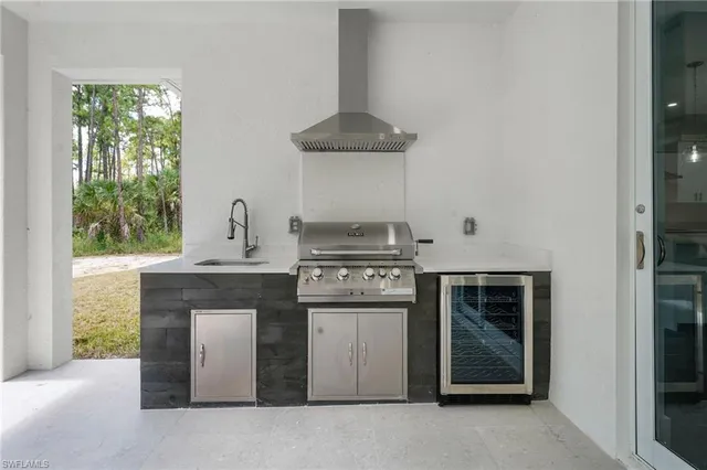 $599,000 | 2712 40th Avenue Southeast, Naples, FL 34117