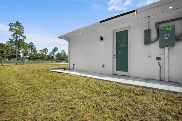 $599,000 | 2712 40th Avenue Southeast, Naples, FL 34117