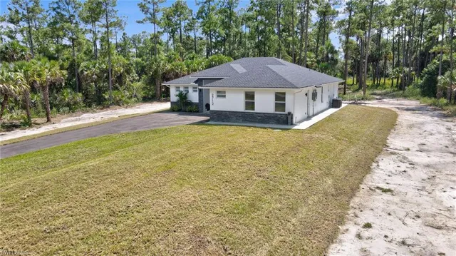 $599,000 | 2712 40th Avenue Southeast, Naples, FL 34117