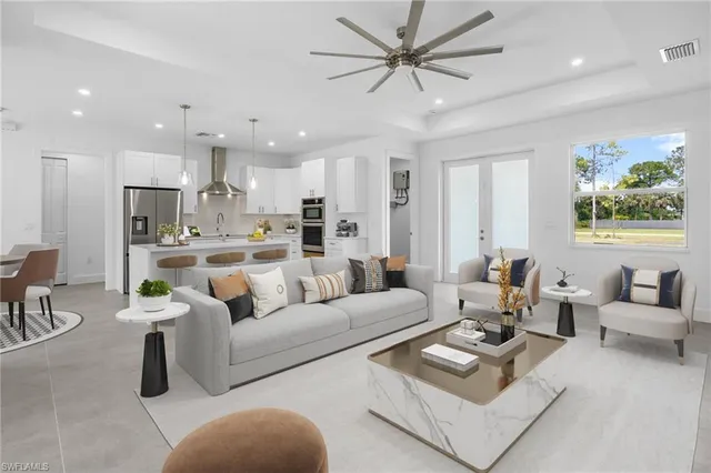 $599,000 | 2712 40th Avenue Southeast, Naples, FL 34117