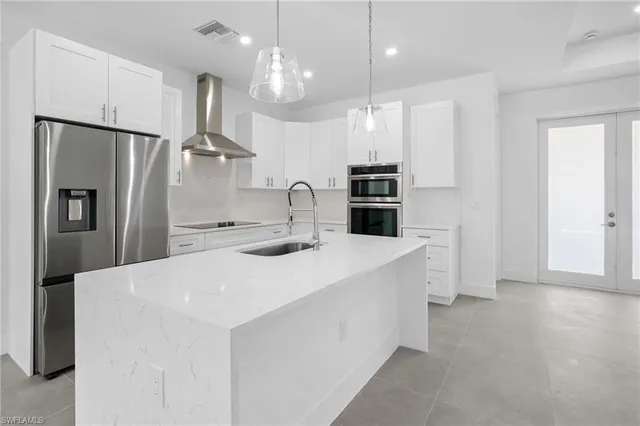 $599,000 | 2712 40th Avenue Southeast, Naples, FL 34117