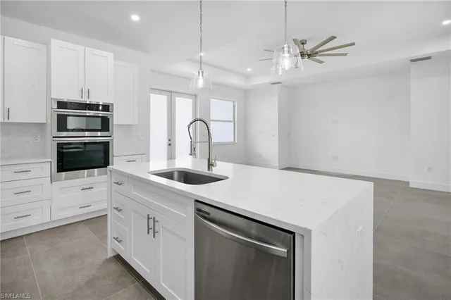 $599,000 | 2712 40th Avenue Southeast, Naples, FL 34117