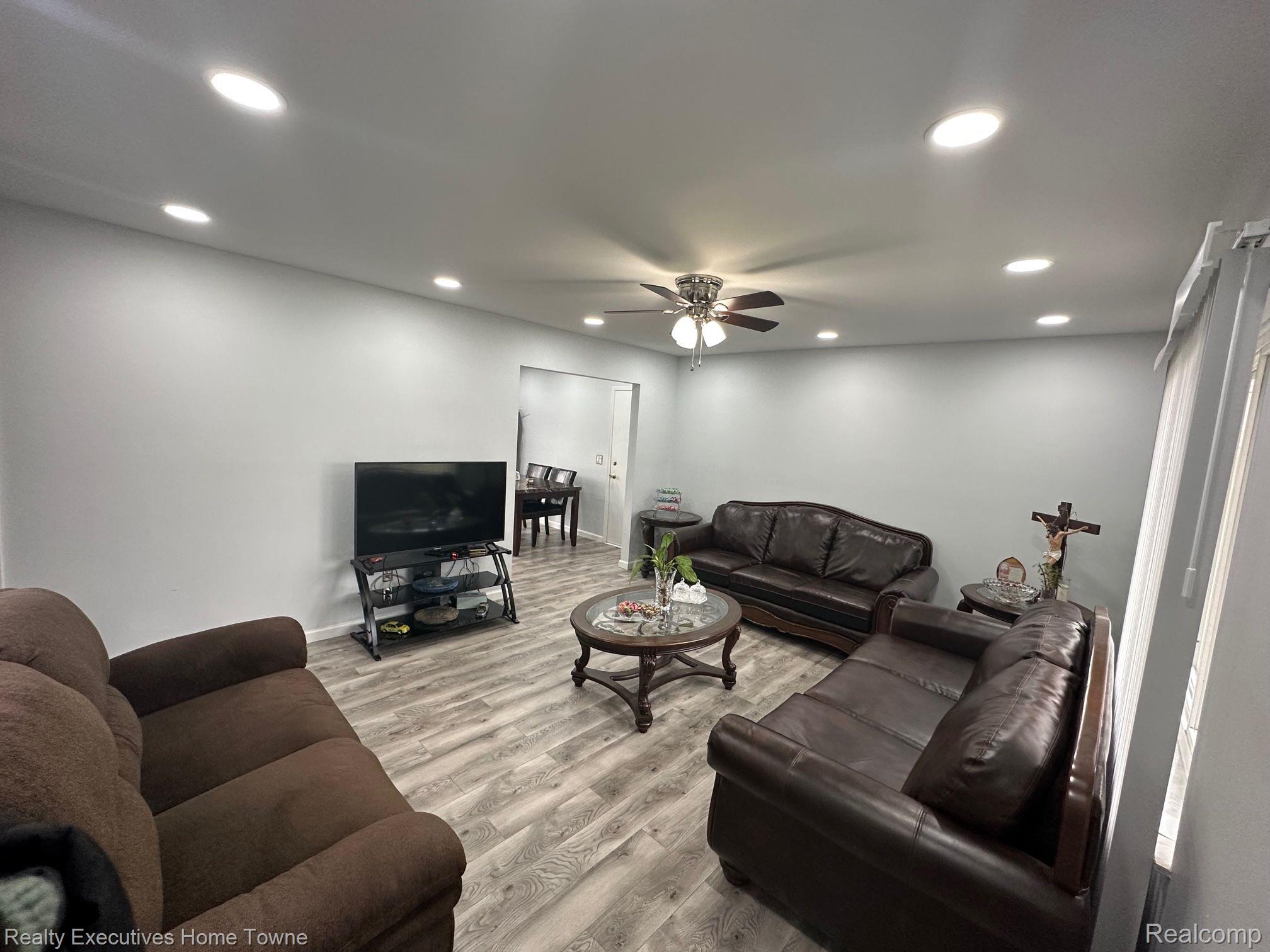 2521 Lindell Road Sterling Heights, MI 48310 - Photo 2 of 20 Gallery Image 2