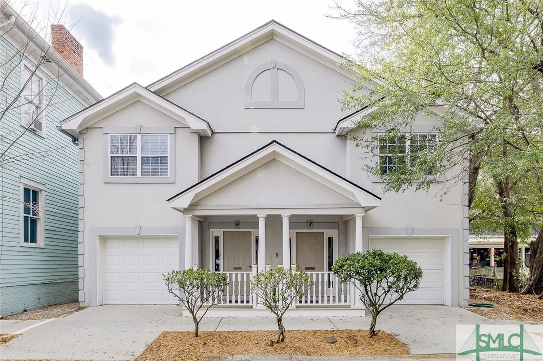 7 East 32nd Street, Savannah, GA 31401 Compass