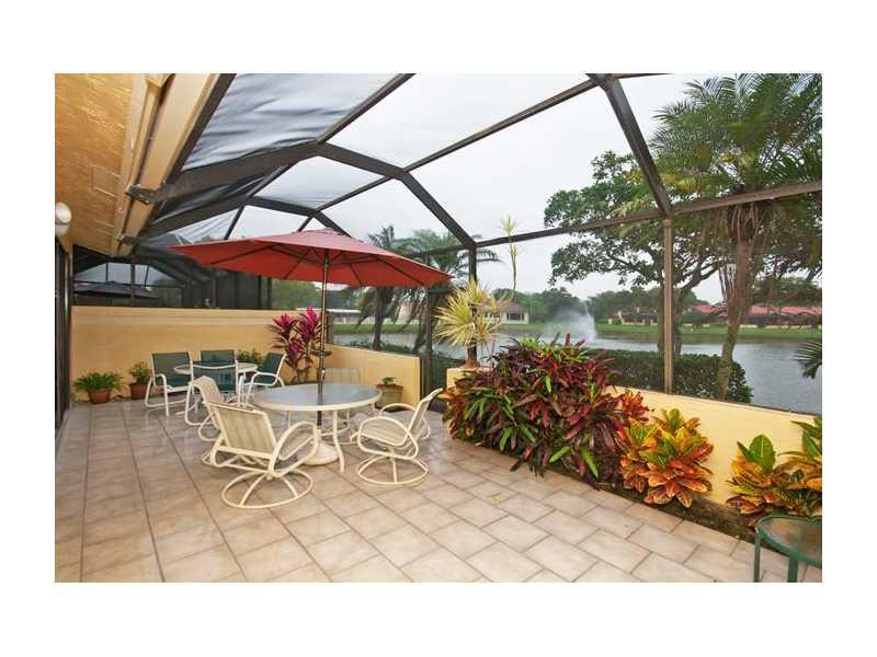 19976 Mona Circle, Unit 19976 Boca Raton, FL 33434 - Photo 16 of 22 Patio/Deck