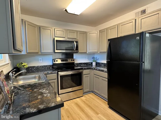 $2,750 | 6808 Cottingham Lane, Centreville, VA 20121