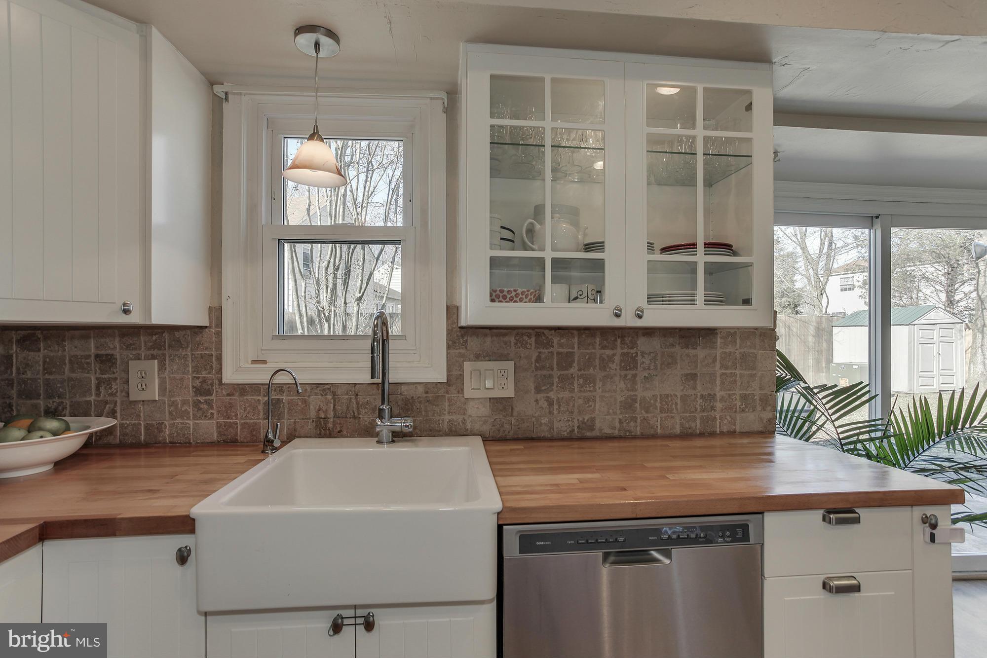 4533 Flintstone Road Alexandria, VA 22306 - Photo 12 of 30 Kitchen