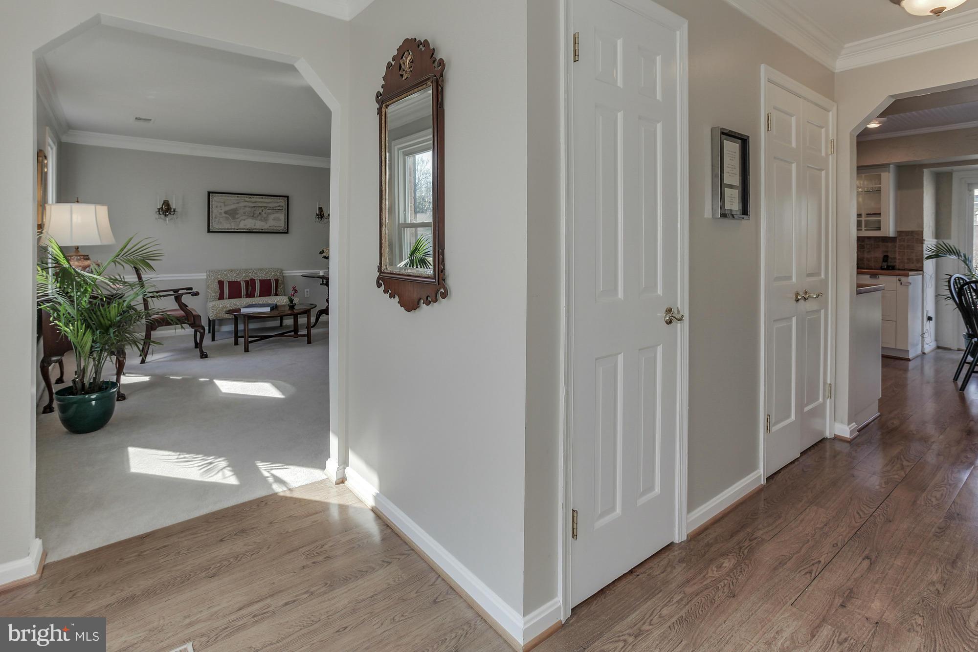 4533 Flintstone Road Alexandria, VA 22306 - Photo 3 of 30 Interior (General)