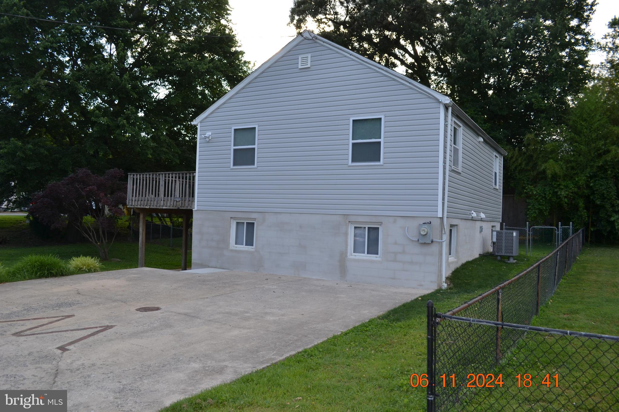 329 A Bar Harbor Road Pasadena, MD 21122 - Photo 4 of 18 a view of outdoor space and yard
