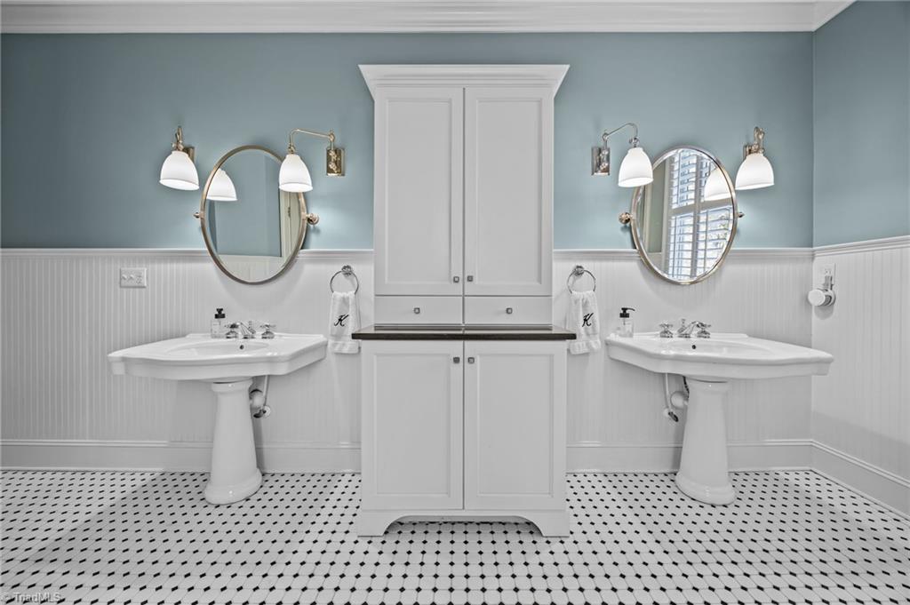 2006 Dalton Road Greensboro, NC 27408 - Photo 25 of 50