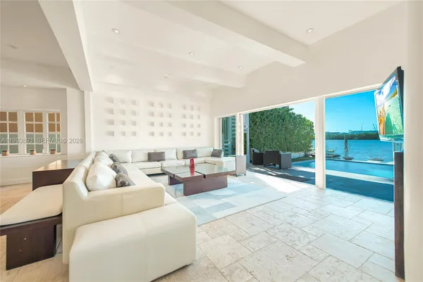 $34,900 | 224 South Coconut Lane, Miami Beach, FL 33139