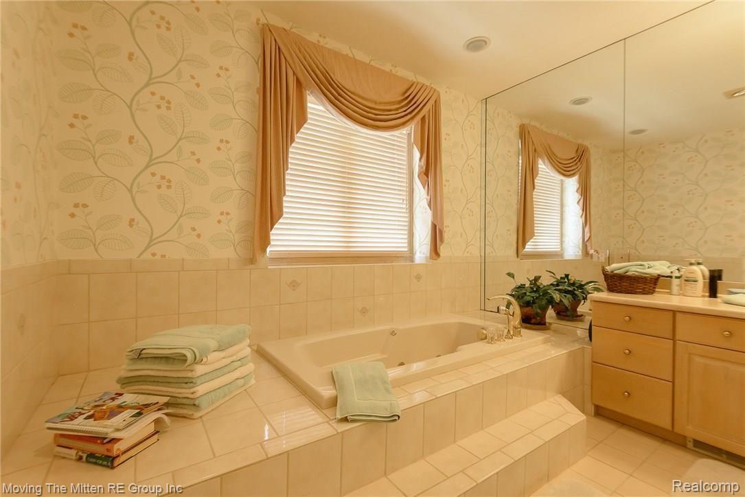 18920 Van Road Livonia, MI 48152 - Photo 28 of 65 mtm_18920_van-42.jpg