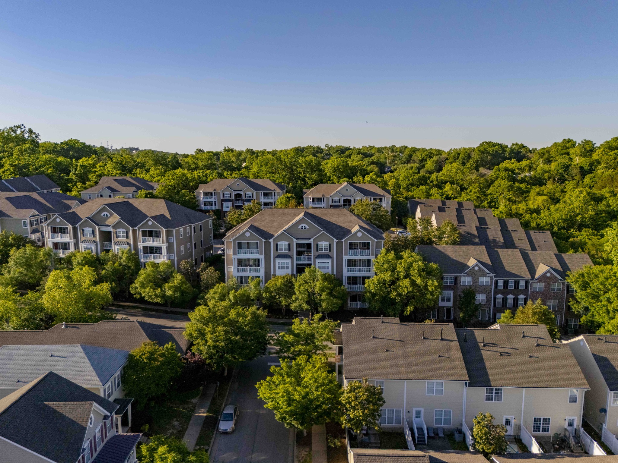 7321 Althorp Way, Unit R5 Nashville, TN 37211 - Photo 28 of 29 an aerial view of a house with a garden