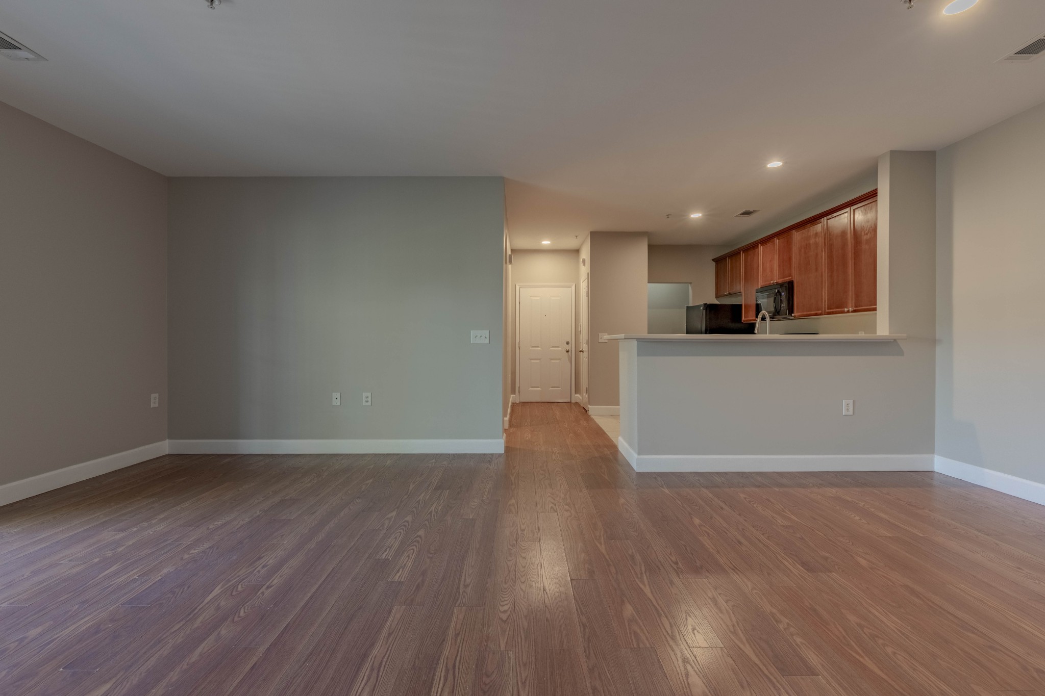 7321 Althorp Way, Unit R5 Nashville, TN 37211 - Photo 4 of 29 a view of kitchen with wooden floor