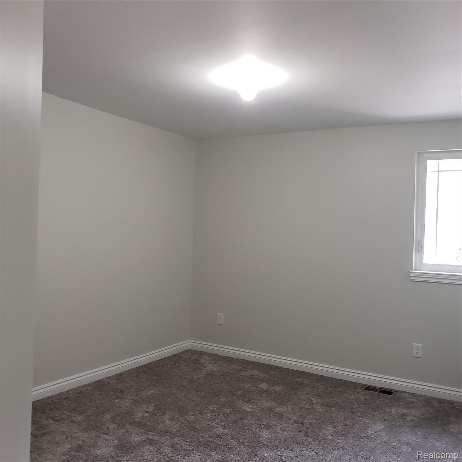 17310 Wayne Road Livonia, MI 48152 - Photo 28 of 47 28.jpg
