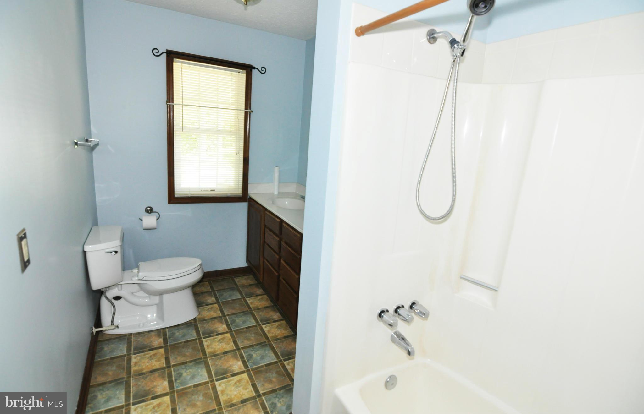3279 Apple Pie Ridge Road Winchester, VA 22603 - Photo 24 of 30 Bath