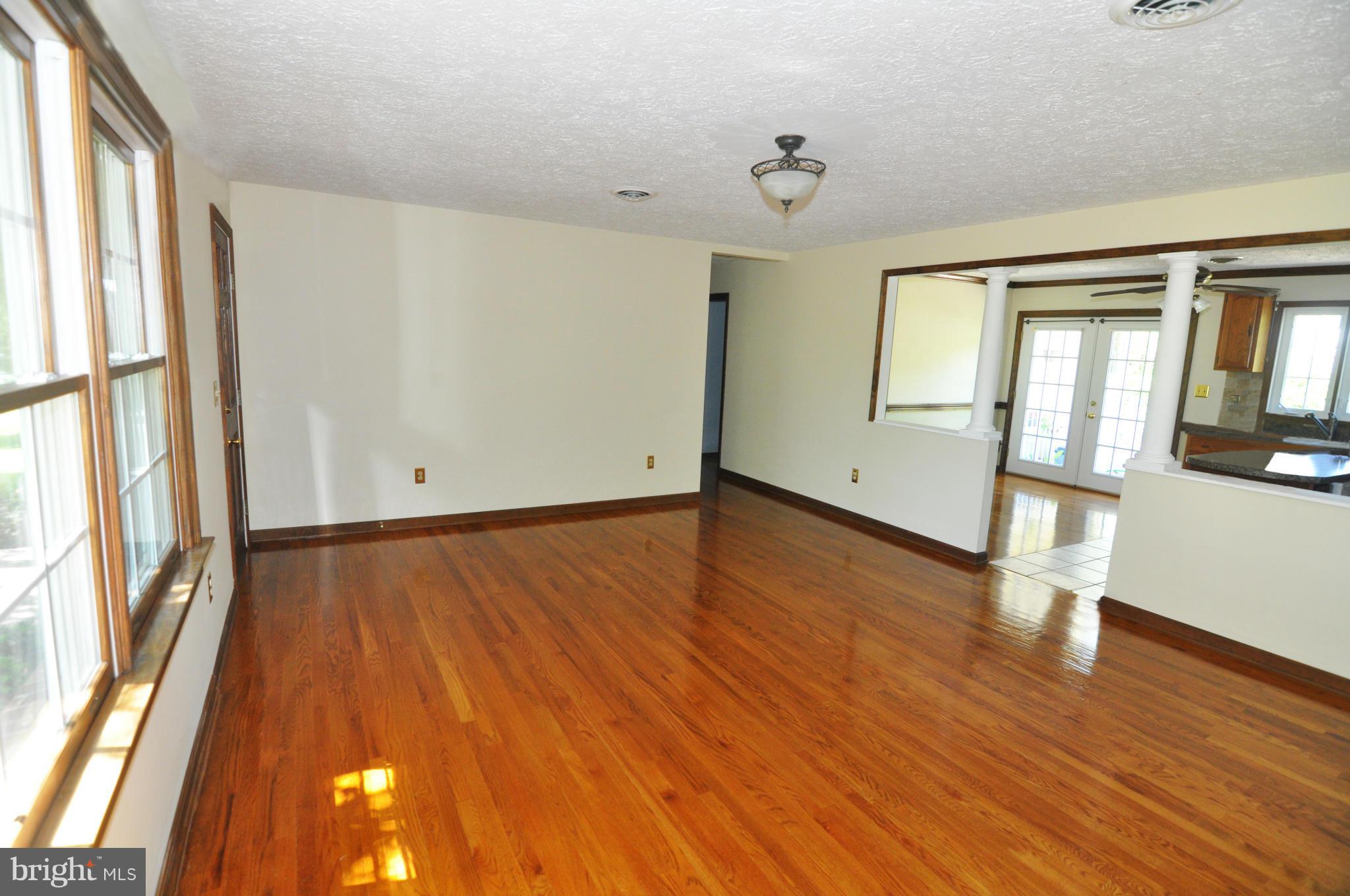 3279 Apple Pie Ridge Road Winchester, VA 22603 - Photo 9 of 30 Living Room