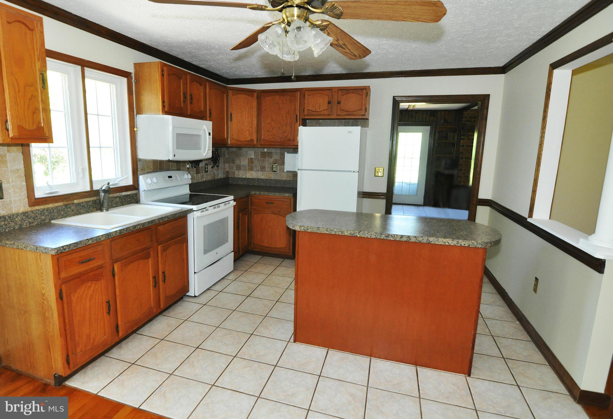 3279 Apple Pie Ridge Road Winchester, VA 22603 - Photo 10 of 30 Kitchen