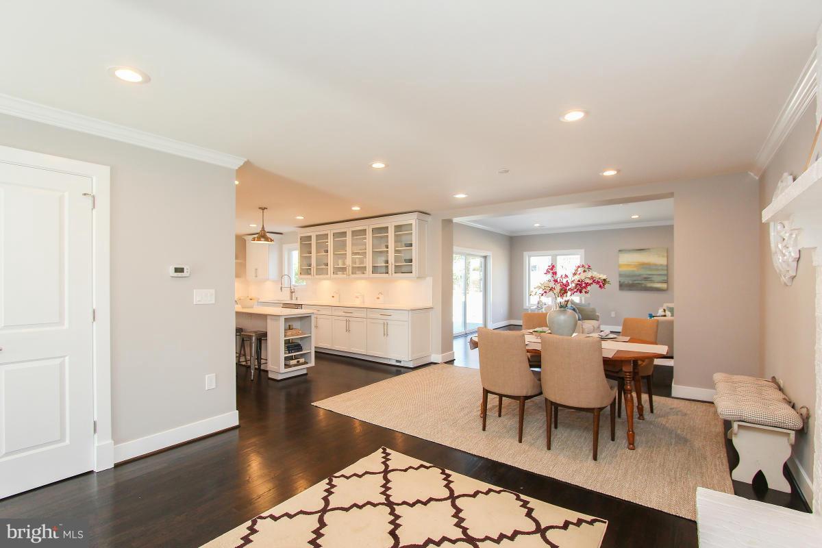 10000 Hall Road Potomac, MD 20854 - Photo 11 of 30 Kitchen