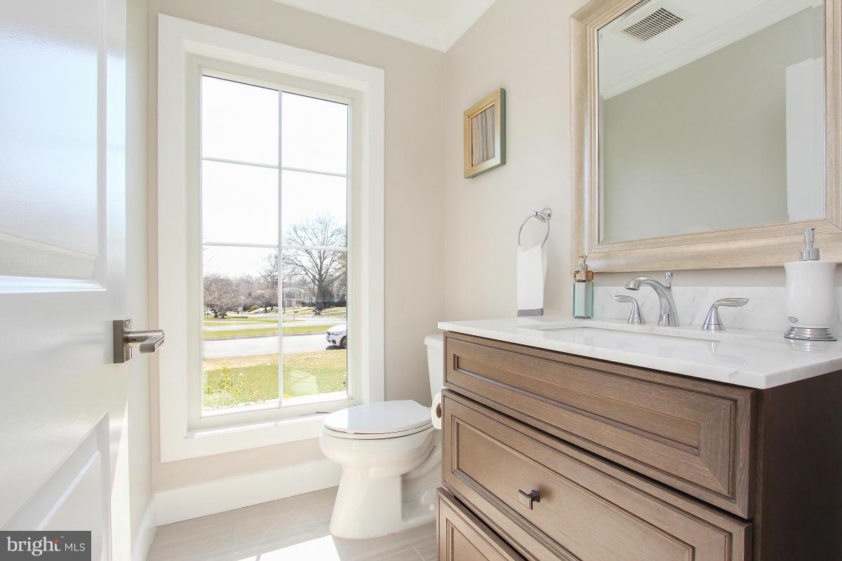 10000 Hall Road Potomac, MD 20854 - Photo 15 of 30 Bath