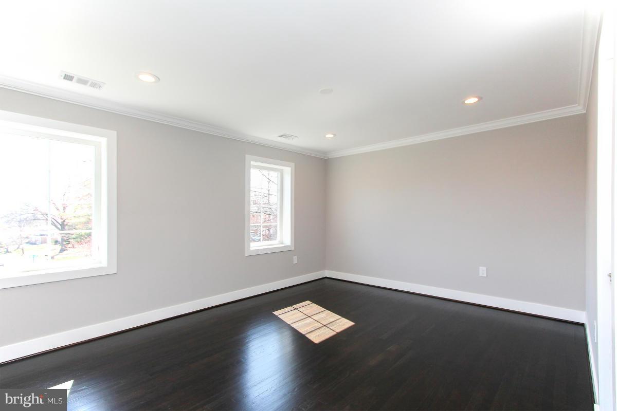 10000 Hall Road Potomac, MD 20854 - Photo 18 of 30 Bedroom