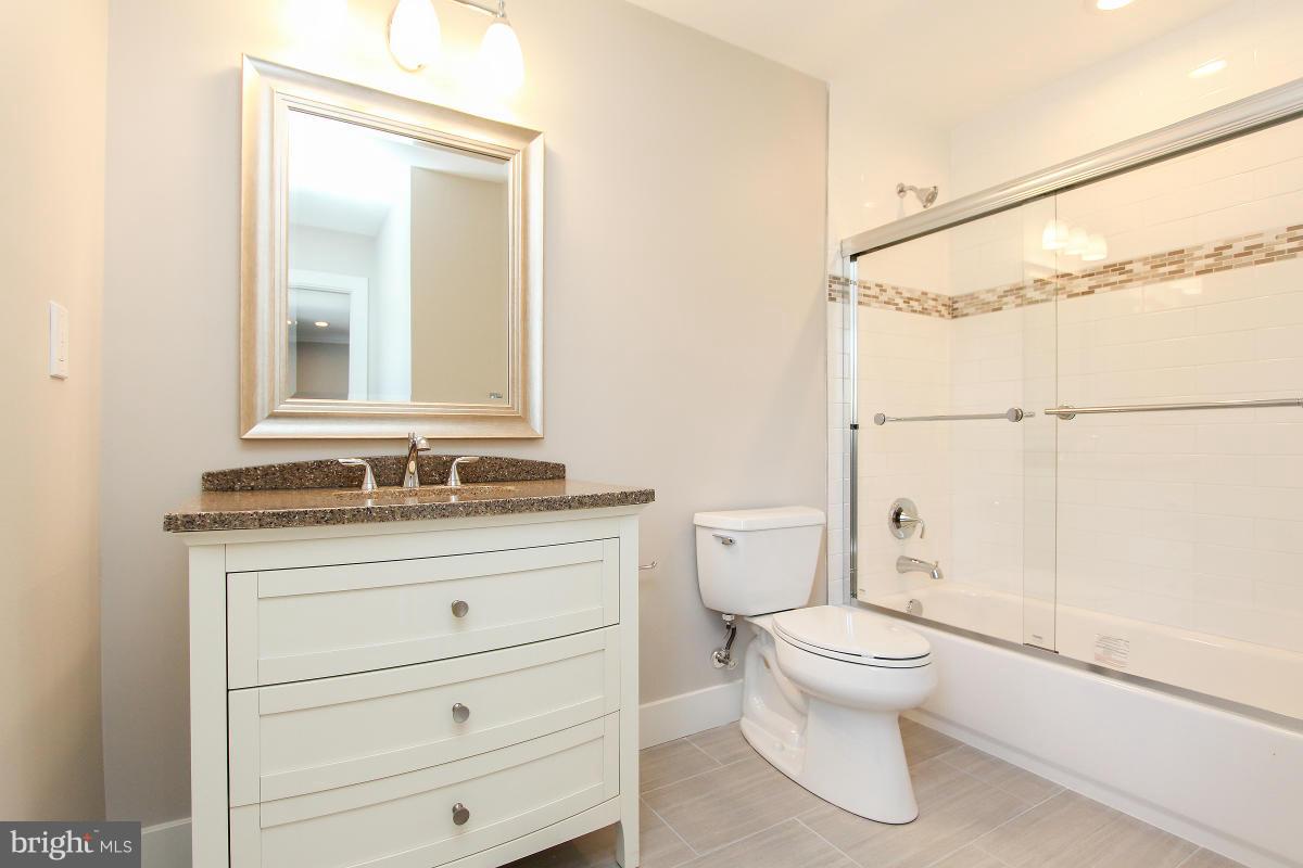 10000 Hall Road Potomac, MD 20854 - Photo 19 of 30 Bath