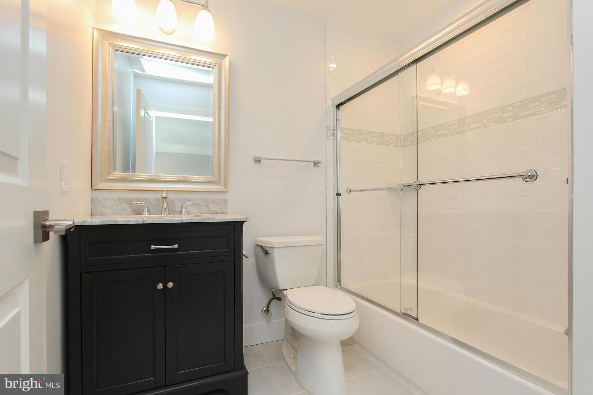 10000 Hall Road Potomac, MD 20854 - Photo 21 of 30 Bath