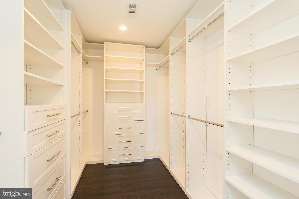 10000 Hall Road Potomac, MD 20854 - Photo 23 of 30 Interior (General)