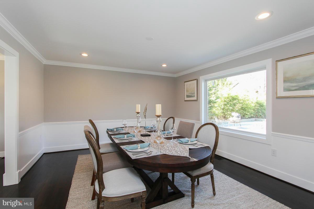 10000 Hall Road Potomac, MD 20854 - Photo 8 of 30 Dining Room