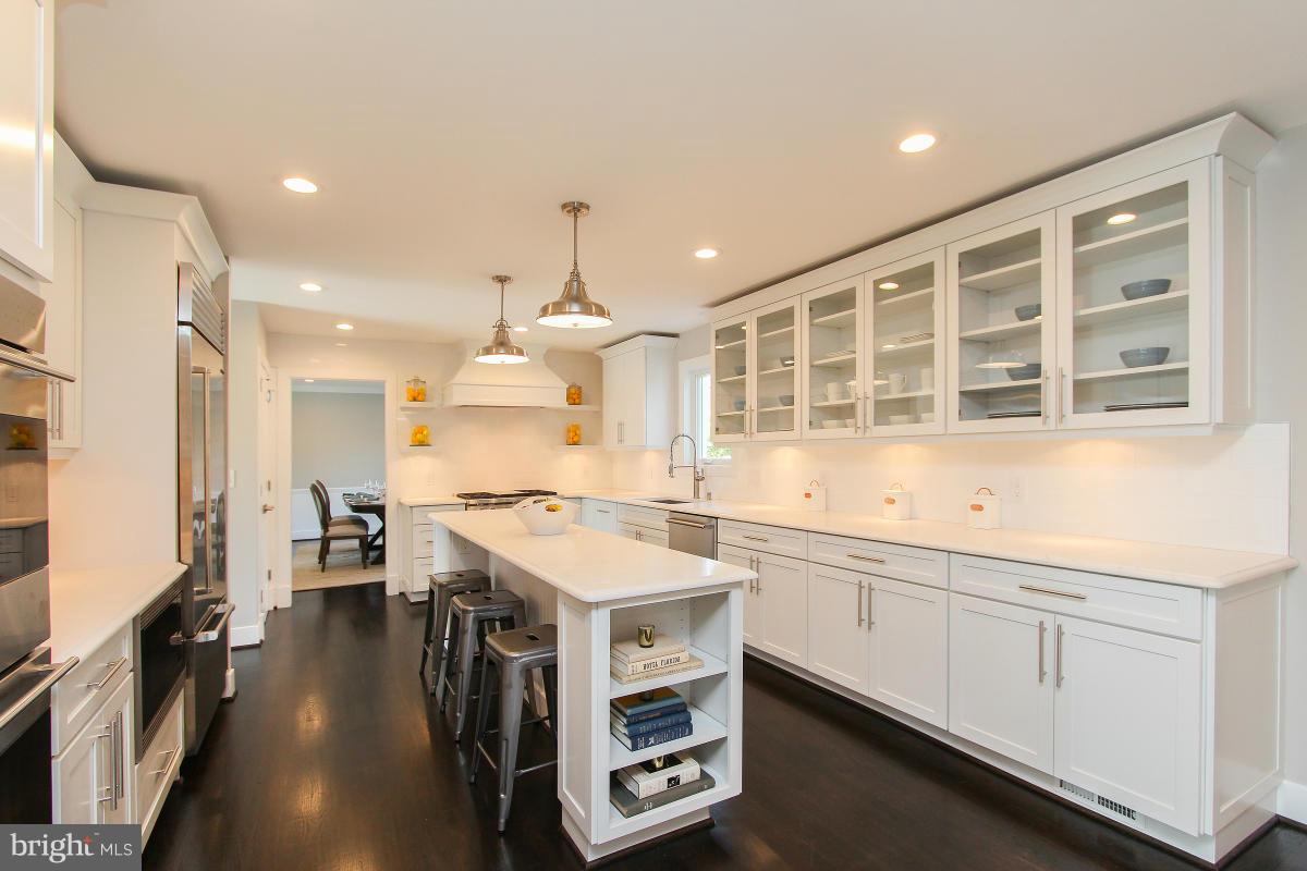 10000 Hall Road Potomac, MD 20854 - Photo 10 of 30 Kitchen