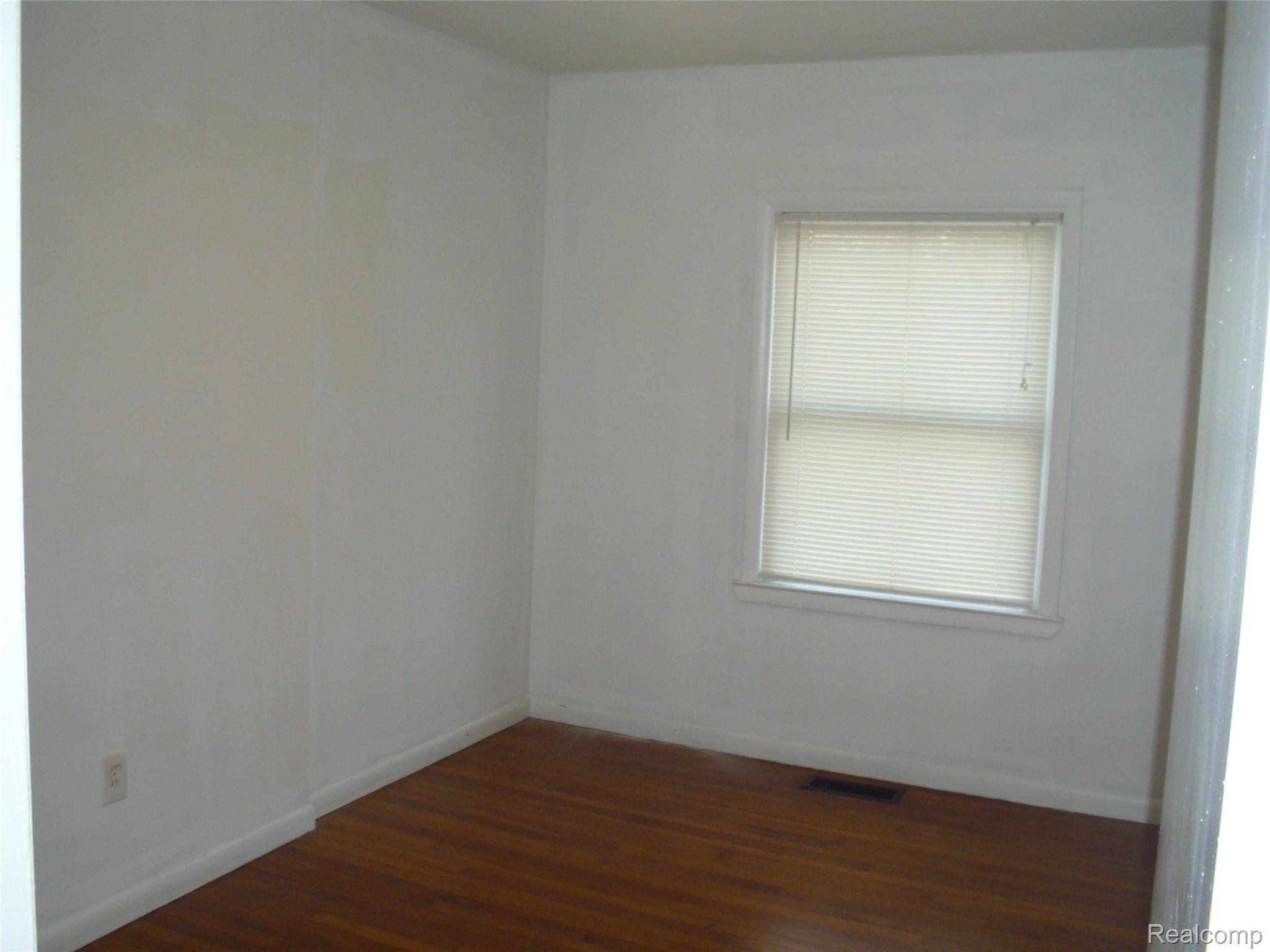 42919 Utica Road Sterling Heights, MI 48314 - Photo 18 of 23 DSCI3940.JPG