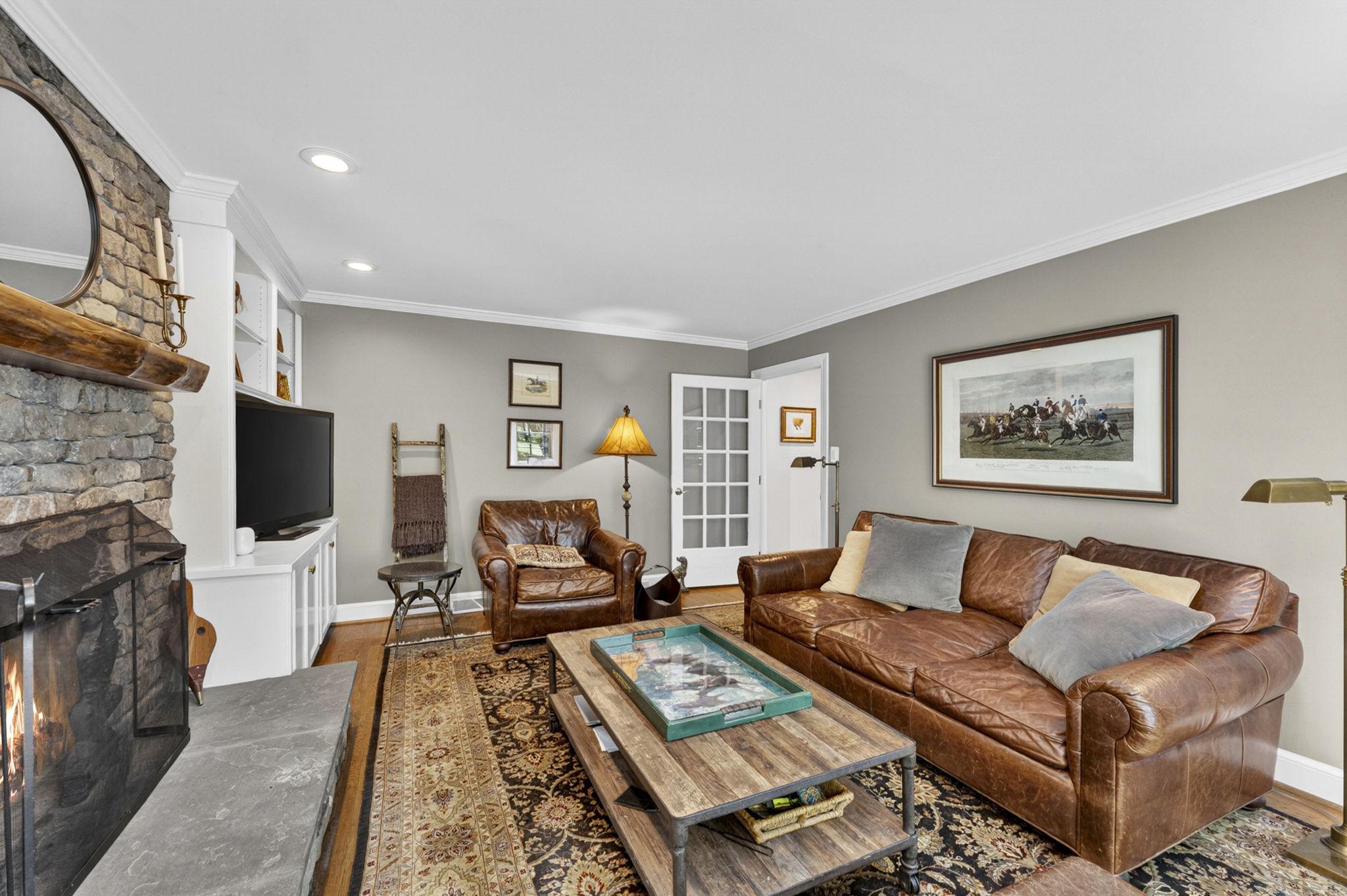 23559 Parsons Road Middleburg, VA 20117 - Photo 27 of 75 a living room with furniture and a flat screen tv