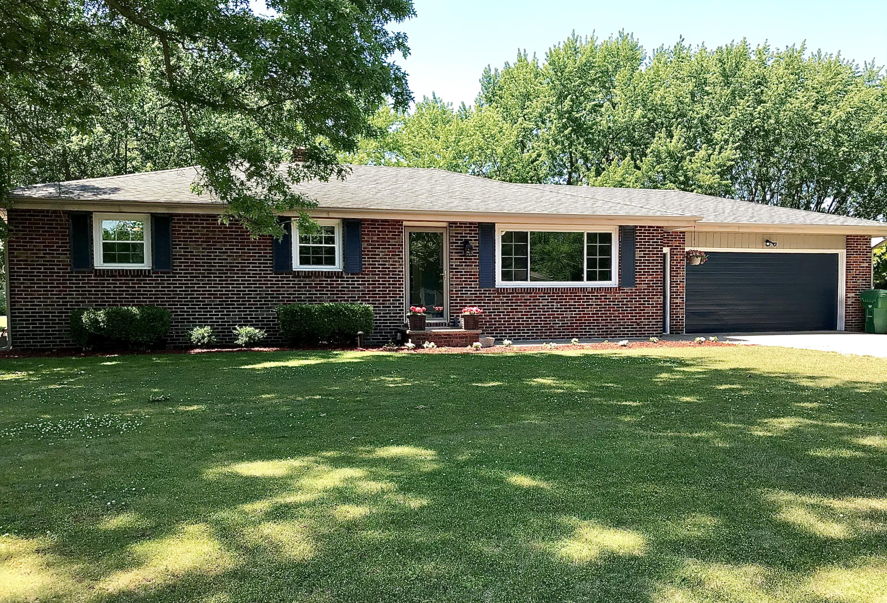 8852 Cornelia Road Baroda, MI 49101 - Photo 1 of 24 IMG_E5074