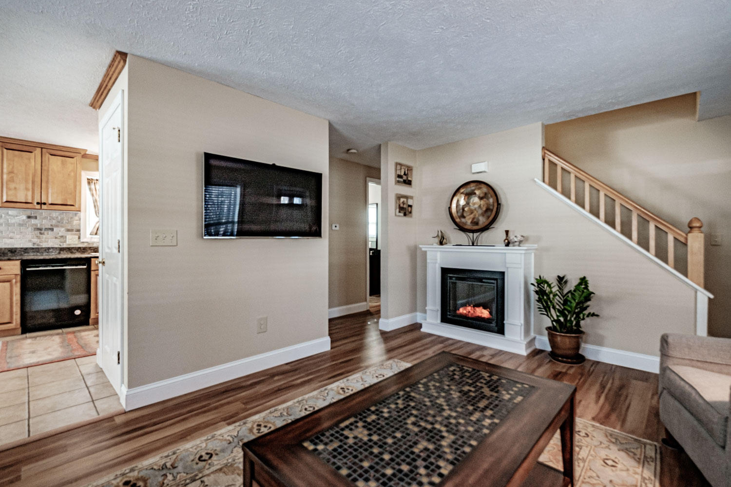 13 Pine Valley Road, Unit 13 Old Orchard Beach, ME 04064 - Photo 9 of 50 Living Room