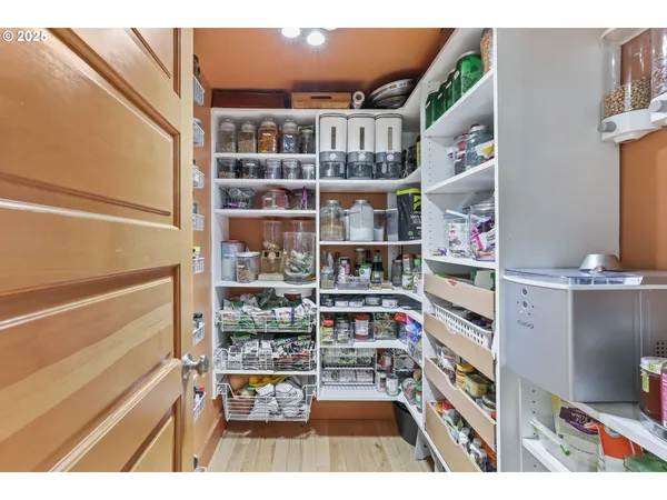 $1,585,000 | 89728 Ocean Drive, Warrenton, OR 97146