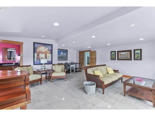 $1,585,000 | 89728 Ocean Drive, Warrenton, OR 97146