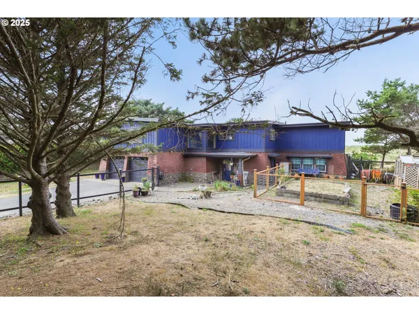 $1,585,000 | 89728 Ocean Drive, Warrenton, OR 97146