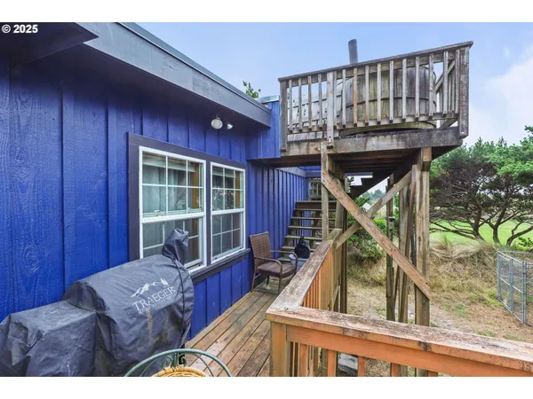 $1,585,000 | 89728 Ocean Drive, Warrenton, OR 97146