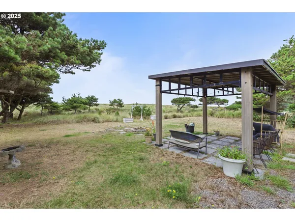 $1,585,000 | 89728 Ocean Drive, Warrenton, OR 97146