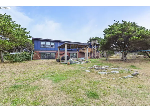 $1,585,000 | 89728 Ocean Drive, Warrenton, OR 97146