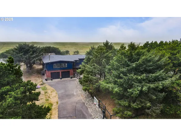 $1,585,000 | 89728 Ocean Drive, Warrenton, OR 97146