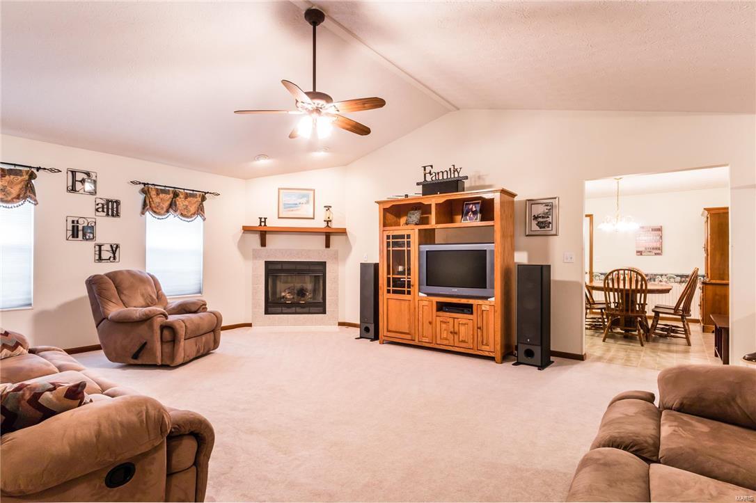 306 Ditch's Run Waterloo, IL 62298 - Photo 11 of 40 Gallery Image 11