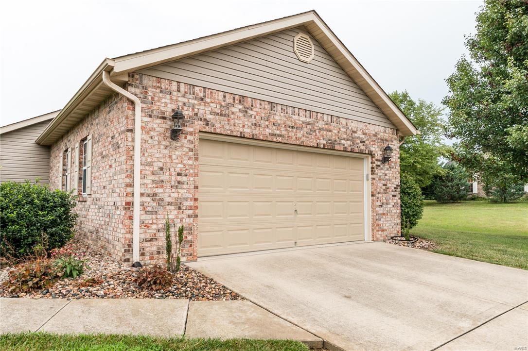 306 Ditch's Run Waterloo, IL 62298 - Photo 5 of 40 Gallery Image 5