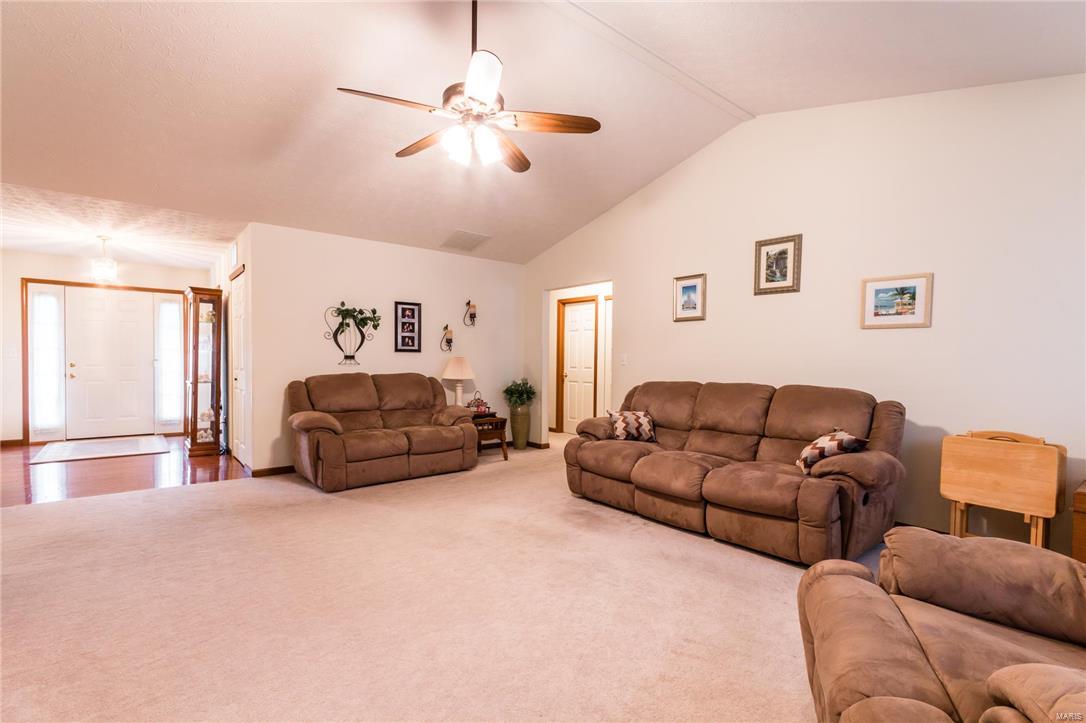 306 Ditch's Run Waterloo, IL 62298 - Photo 9 of 40 Gallery Image 9