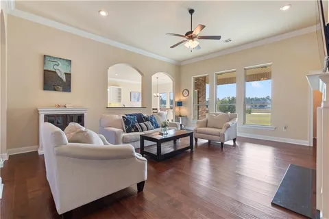 $534,900 | 402 Long Lake Drive, Covington, LA 70435