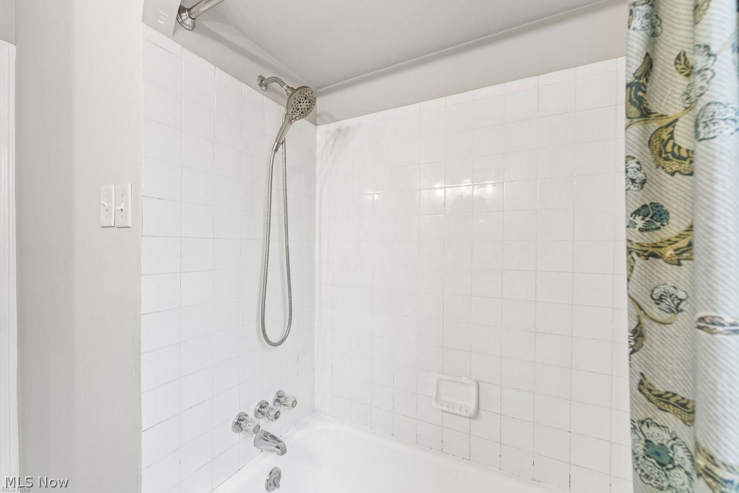24230 Knickerbocker Road Bay Village, OH 44140 - Photo 26 of 50 1st floor bath