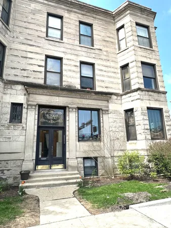 $202,000 | 346 North Austin Boulevard, Unit G, Oak Park, IL 60302