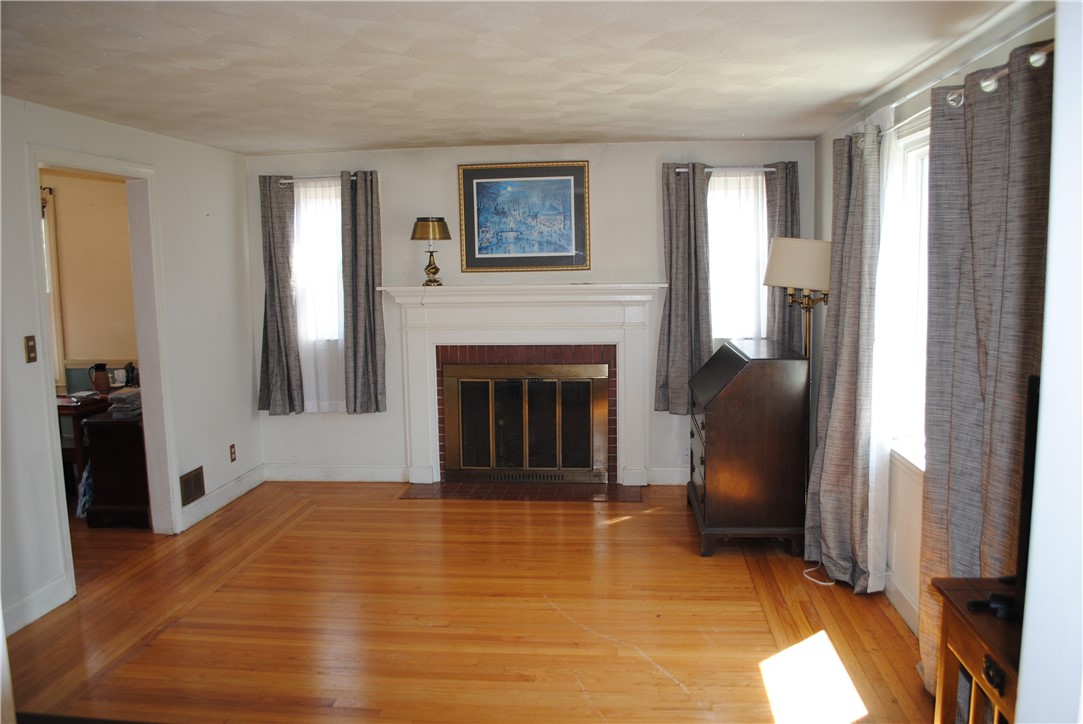 110 Kiwanee Road Warwick, RI 02888 - Photo 5 of 10